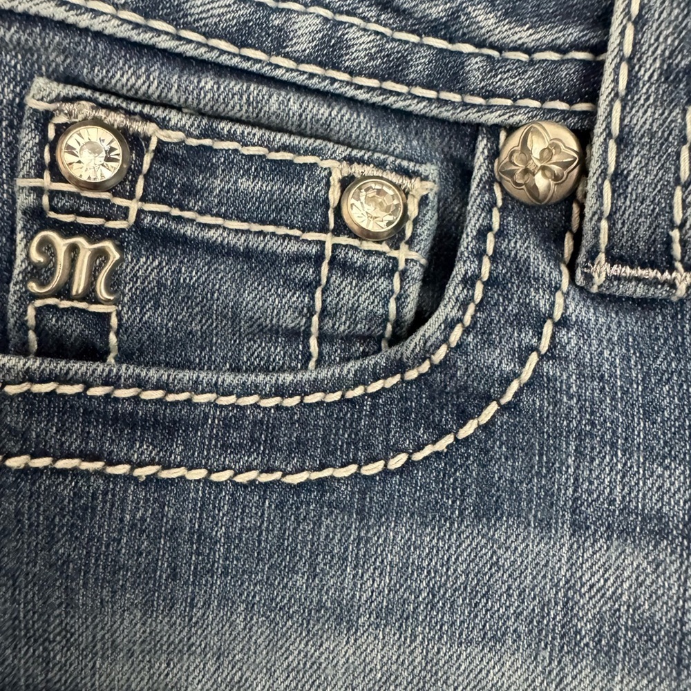 Miss Me Faded Blue Cropped Jeans - Picture 7 of 8
